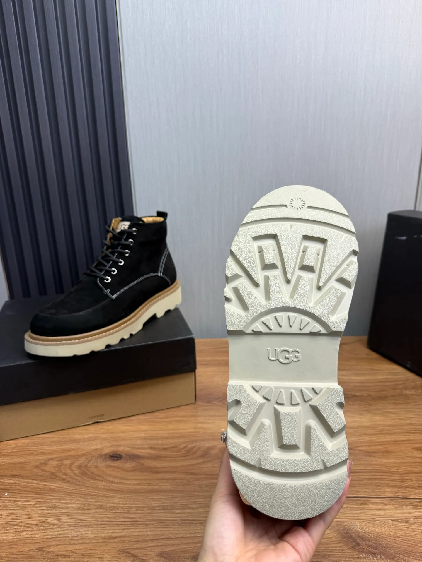 Factory price 640💰 [UGG] Men's hot winter warm boots🐑Simple and fashionable design, cowhide➕comfortable and warm wool lining. Soft and comfortable to wear, good warmth retention, and excellent foot feel. Regular size 38-45